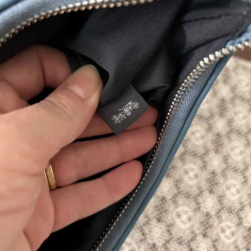 Coach Teri Diamond Quilted Hobo Silver Light Mist - Picture 6 of 14